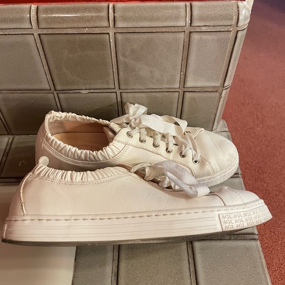 AGL leather sneakers in ivory - Picture 2 of 7
